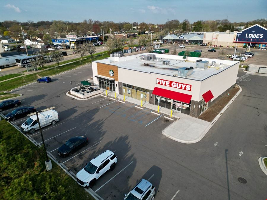 Clinton Twp Starbucks Center