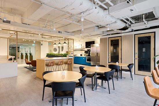 IQ Offices - – 1055 West Georgia Street