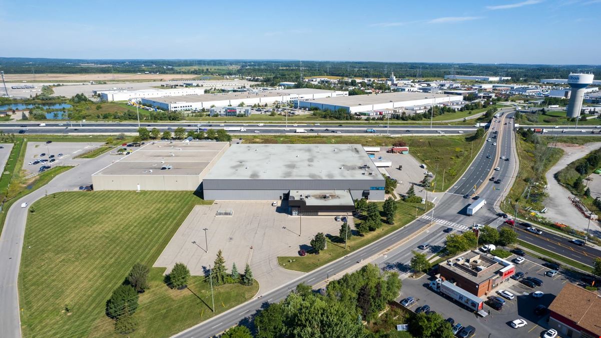 901 Steeles Avenue East