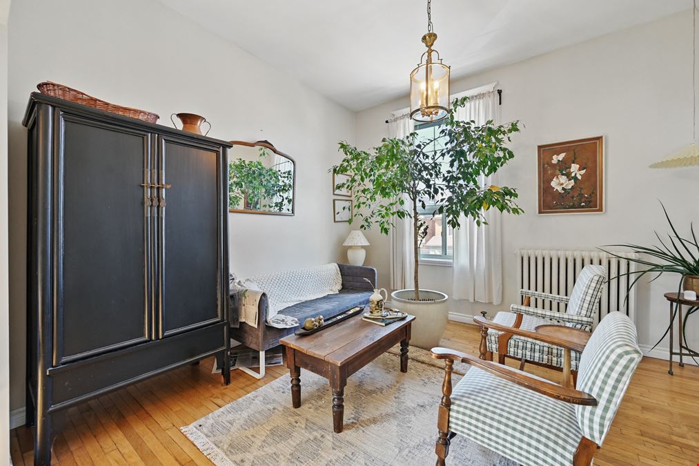 55 Barton Street West