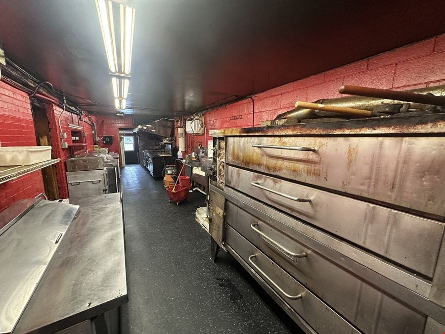 2201 Hyde Park Blvd - Restaurant For Sale