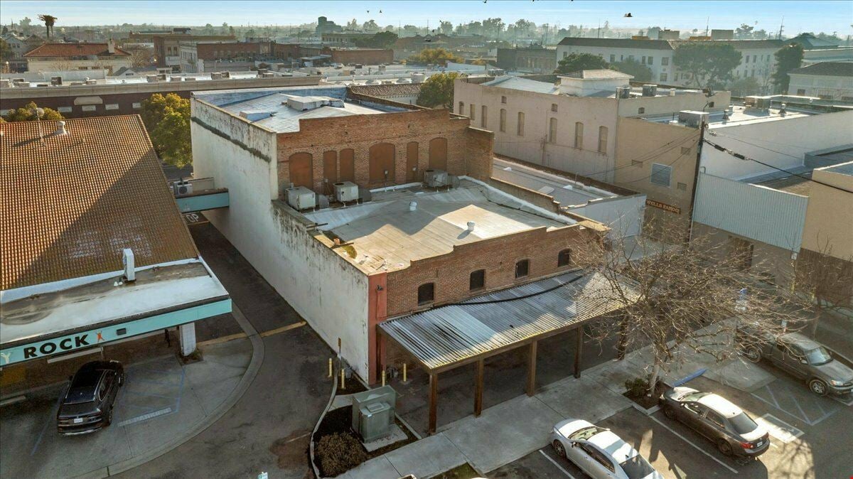 ±9,338 SF Retail Building in Downtown Hanford, CA