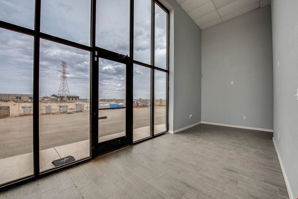 Modern Industrial Office/Shop Near I-20