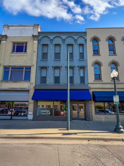 8 W Front St