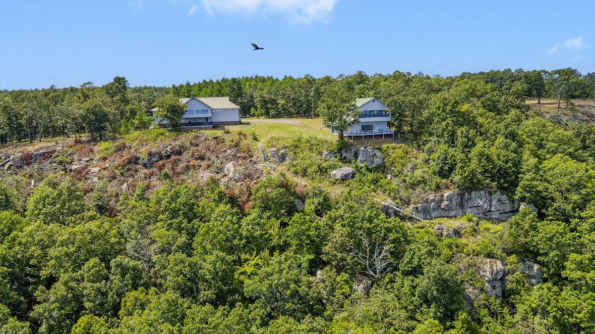 Spring Mountain Trophy Lodge & Cabin
