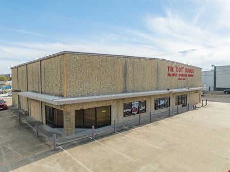 Preview of Retail space for Sale at 5500 Franklin Ave