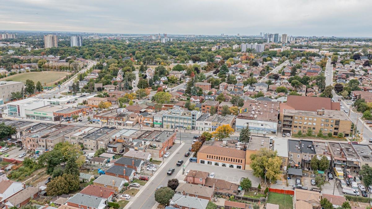 2600 Eglinton Ave W