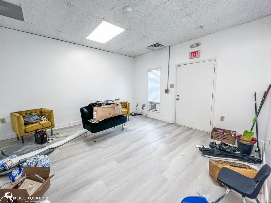 General Commercial/Flex Space | ±3,400 SF