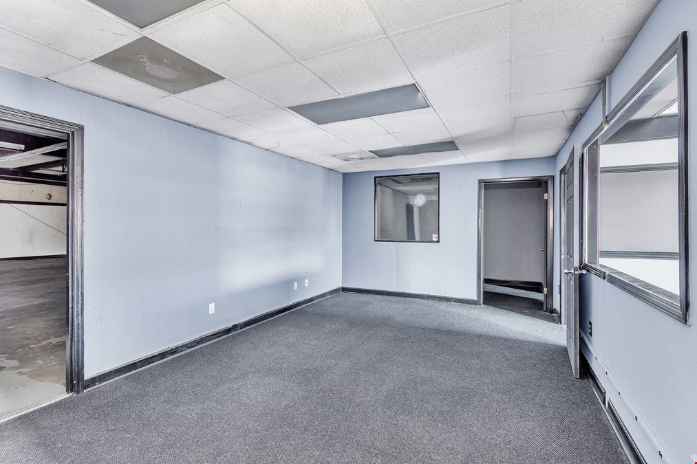 Retail/Warehouse Commercial Building