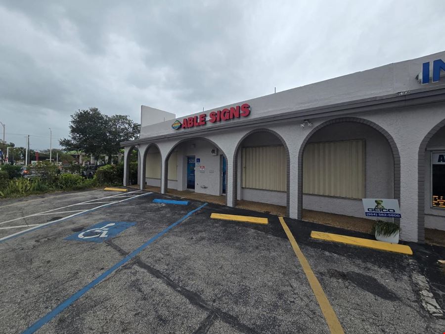 PRIME LOCATION Storefront Office/Retail