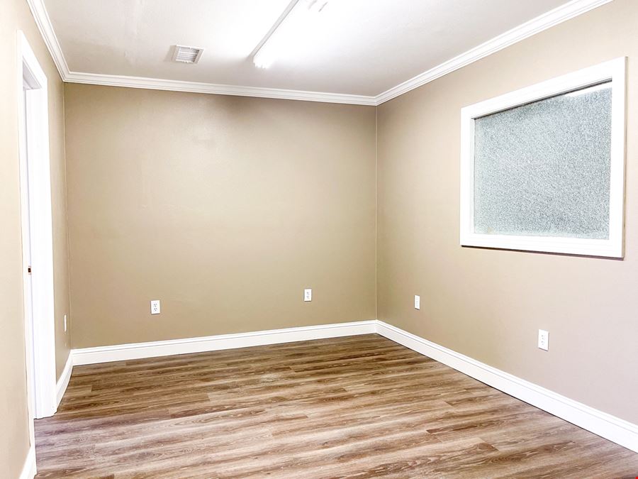 Renovated Office Warehouse with Yard just off Airline Hwy