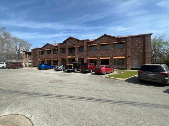 Preview of Office space for Rent at 821 Grand Avenue Parkway