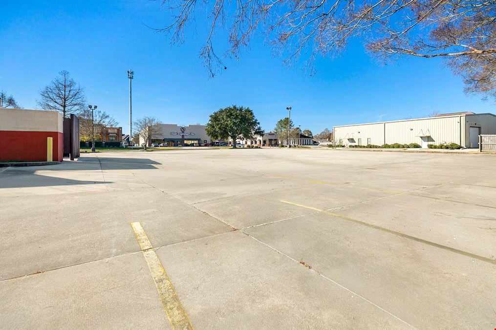 Former Restaurant Space Available