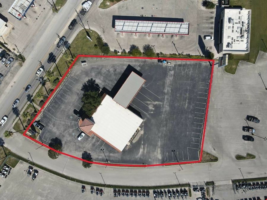 IH 35 Building For Sale