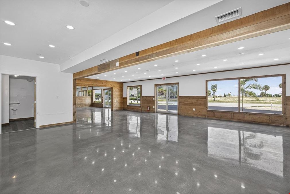 17707 San Carlos Blvd