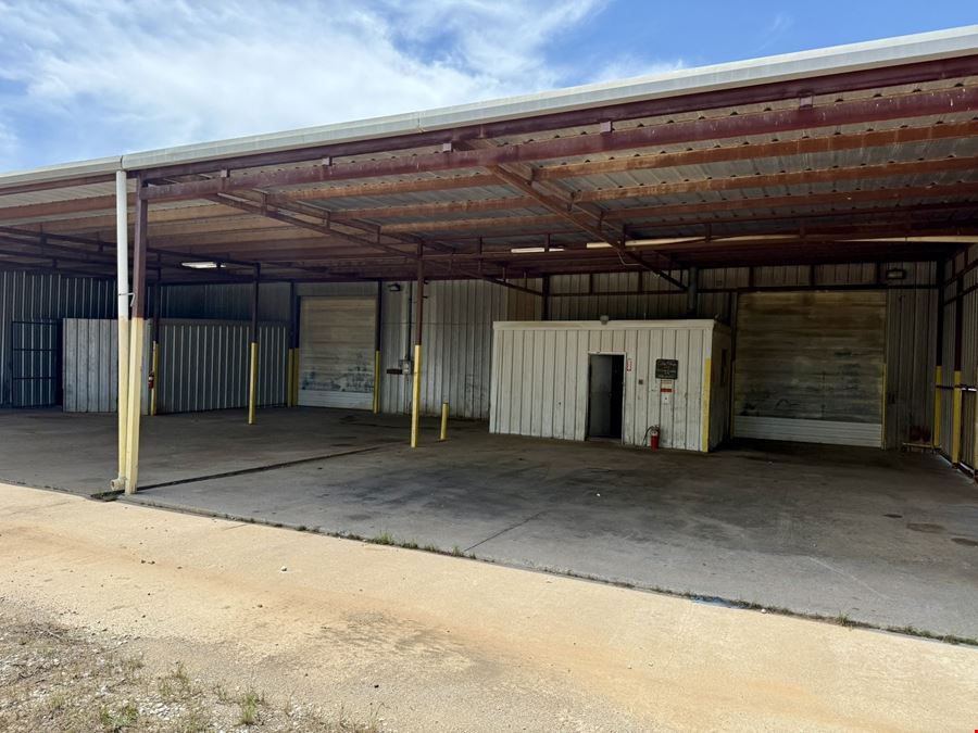 27,750 SF Storefront & Warehouse on ±36 Acres