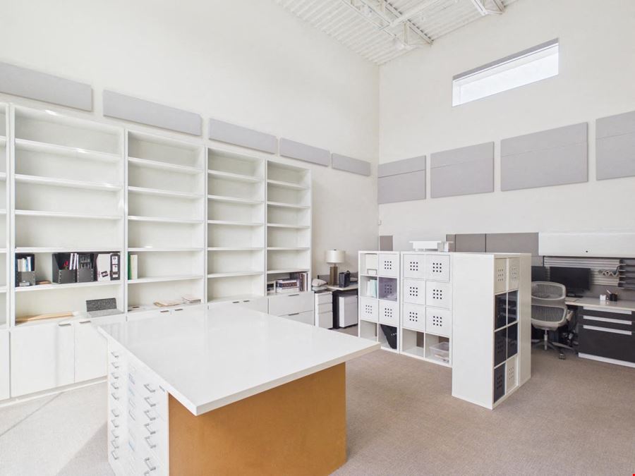 1111 Lagoon Dr