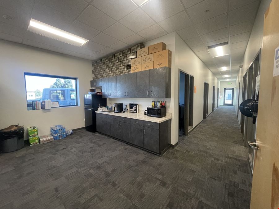 Industrial Warehouse & Showroom for Lease