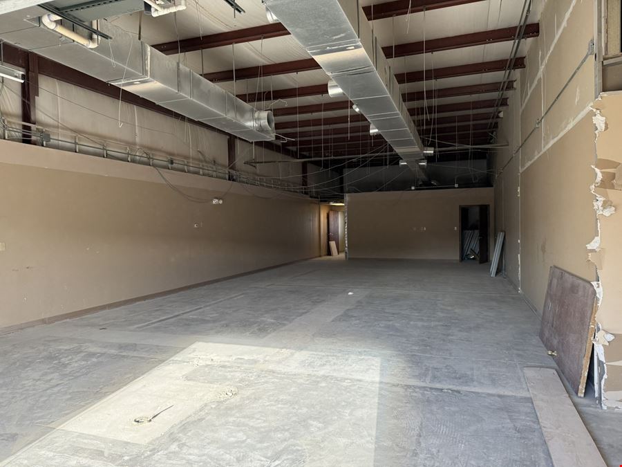 Office / Warehouse for Lease near Kansas Expy & Sunset