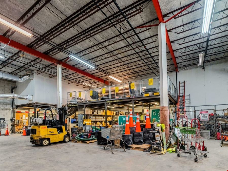 Warehouse with Office in Turnpike Industrial Park