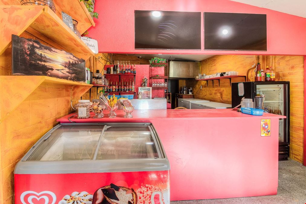 Newly Remodeled Bar/Restaurant in Zillah, WA