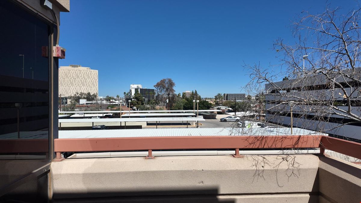 202 E EARLL DR UNIT 360