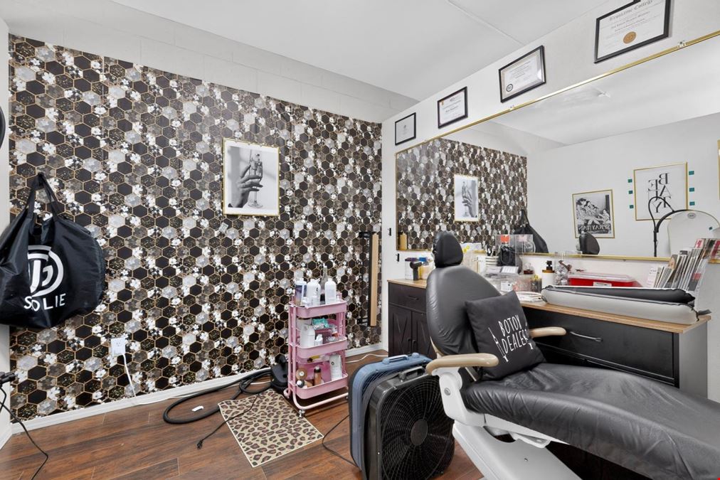 4-SUITE RETAIL/OFFICE · INVESTMENT/OWNER USER