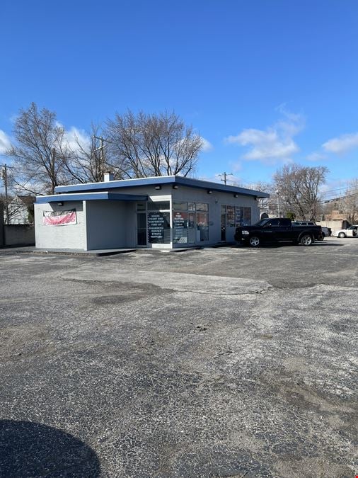 37 West 10 Mile Rd