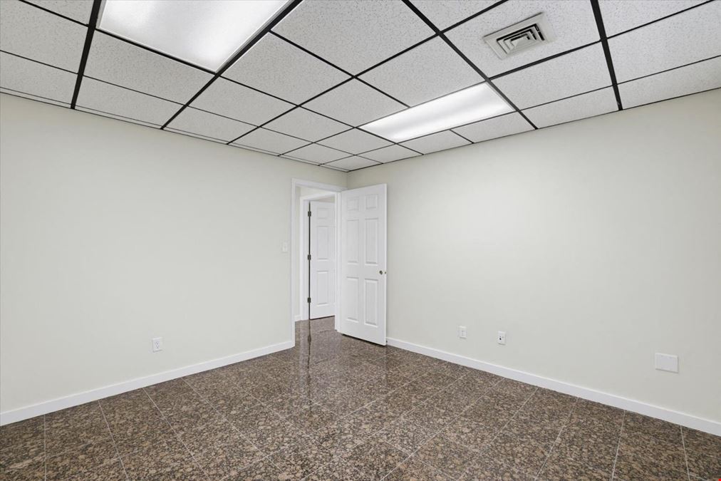 Office Bldg in Alexus Estates