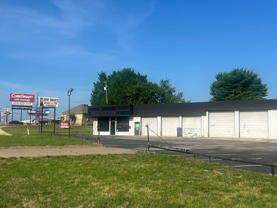Hwy. 155 South Auto Dealership