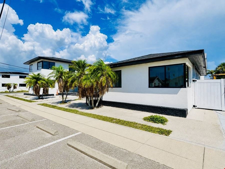 ST. PETE BEACH VILLAS FOR SALE! (7-UNIT APARTMENT COMPLEX) SELLER FINANCING AVAILABLE!