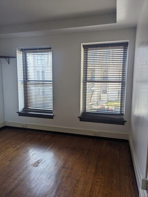125 N 4th St