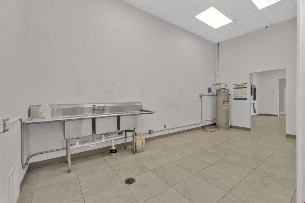 4694 Tamiami Trail