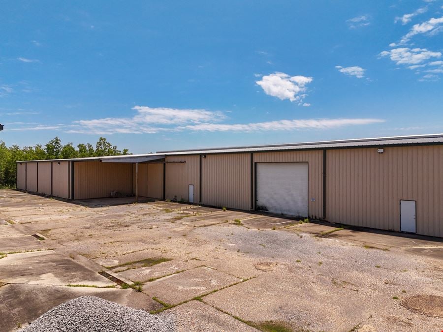 Multi-Tenant Industrial Complex on ±11.5 Acres