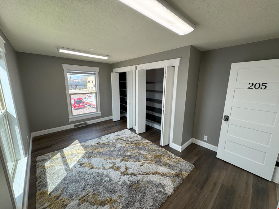 Prairie Wynn Plaza Executive Suites