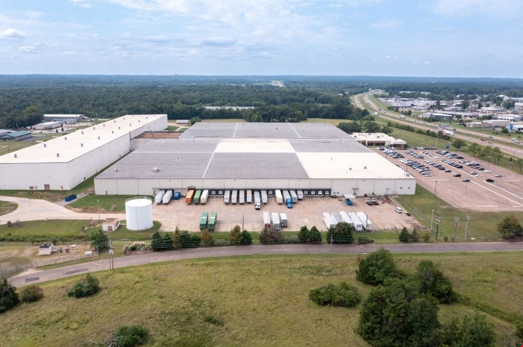 923,801 SF Fulfillment Warehouse & Distribution Center