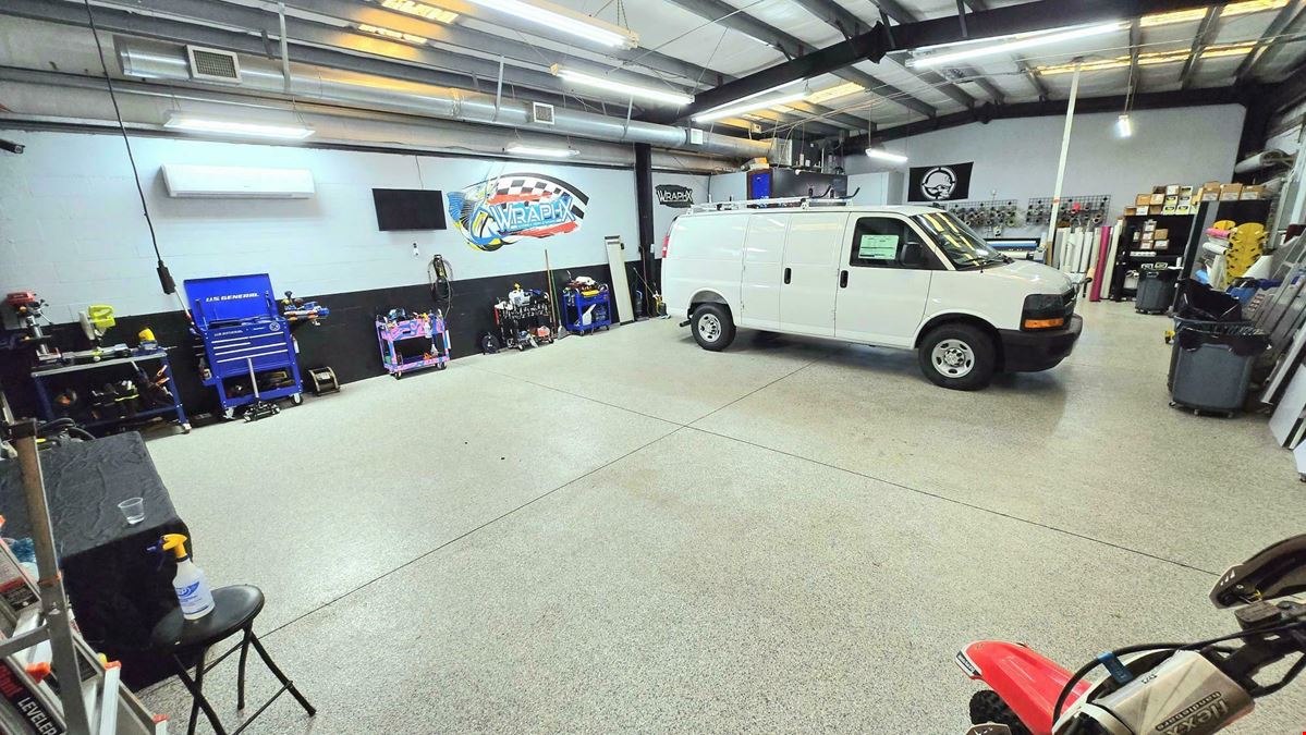Incredibly Rare Retail/Flex on a Major Road!