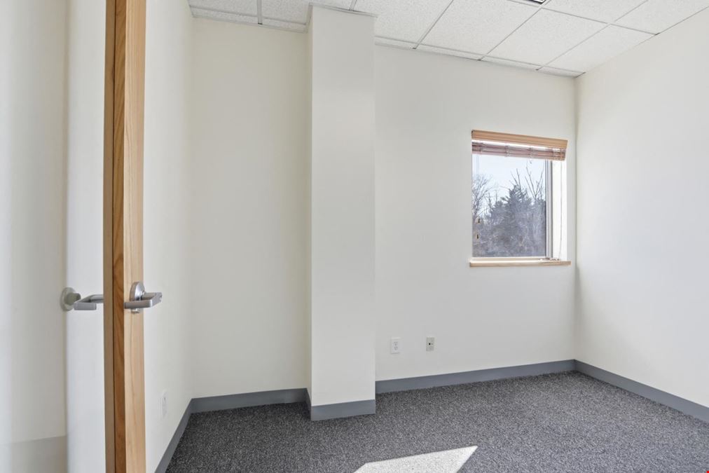 3,700sf Professional Office Suite for Lease in Rowley, MA