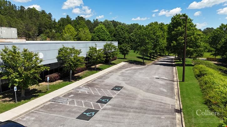 ±22,000-SF Subdivisable Office Space
