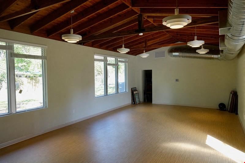 Great Coworking Space For Lease