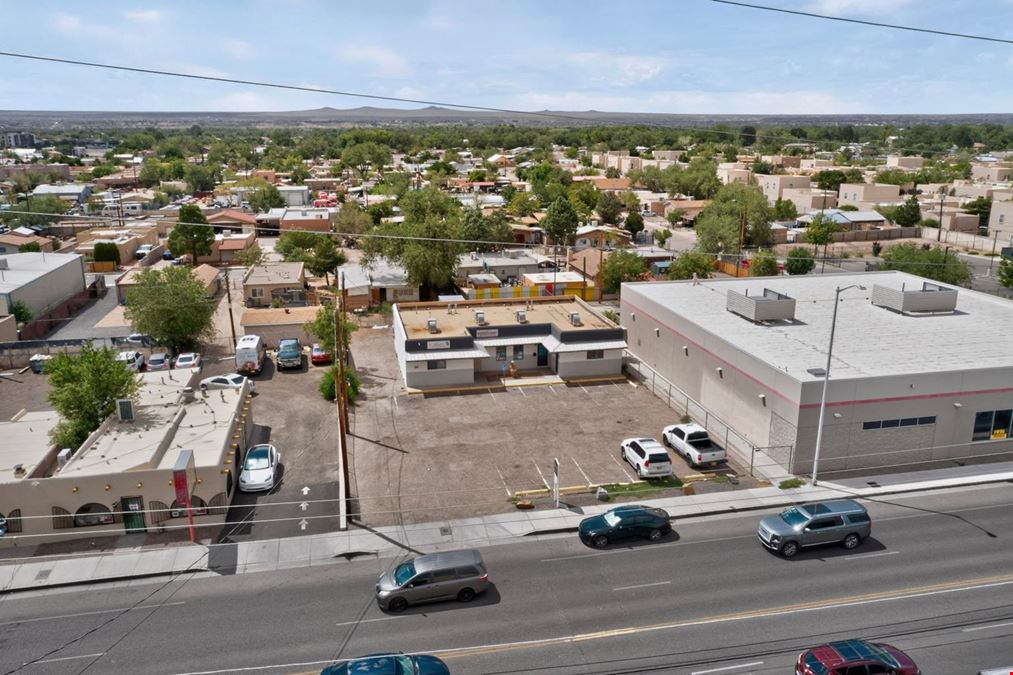 4-SUITE RETAIL/OFFICE · INVESTMENT/OWNER USER