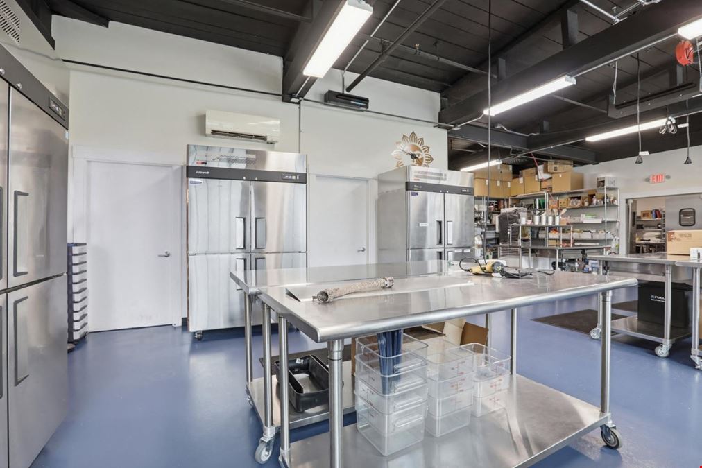 Sun-drenched 1,521sf Space for Lease in Amesbury, MA