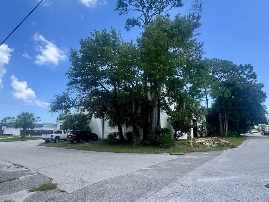9,552 SF on 0.85 Acres - Industrial in Ormond Beach