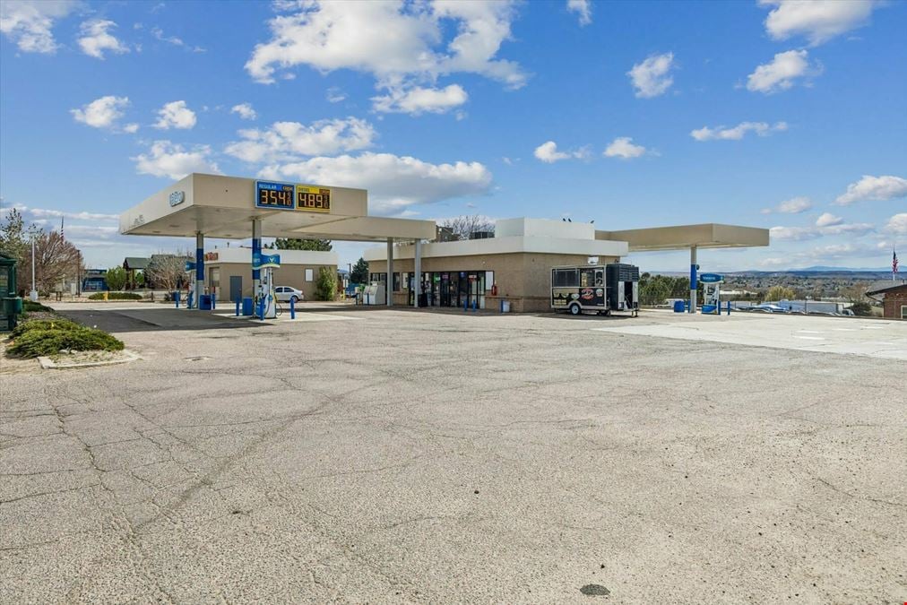 Valero Gas Station and Convenience Store