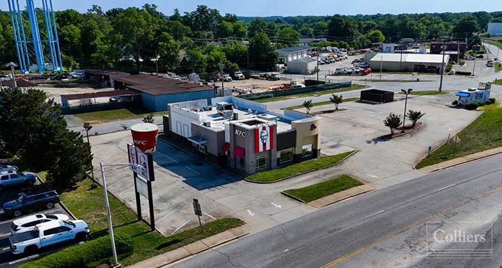 ±3,368-SF Freestanding Restaurant in the Heart of Downtown Clinton