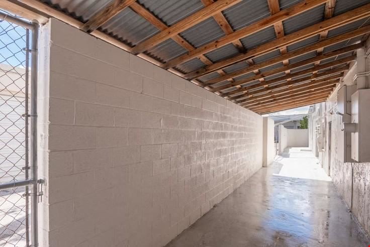 Freestanding Office/Warehouse Building