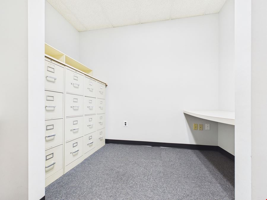305 Commerce Drive, Unit 100