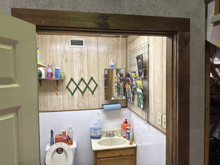 Commercial 6000 Square Feet Hope Arkansas