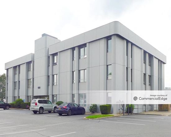 Preview of Office space for Rent at 400 Jericho Turnpike