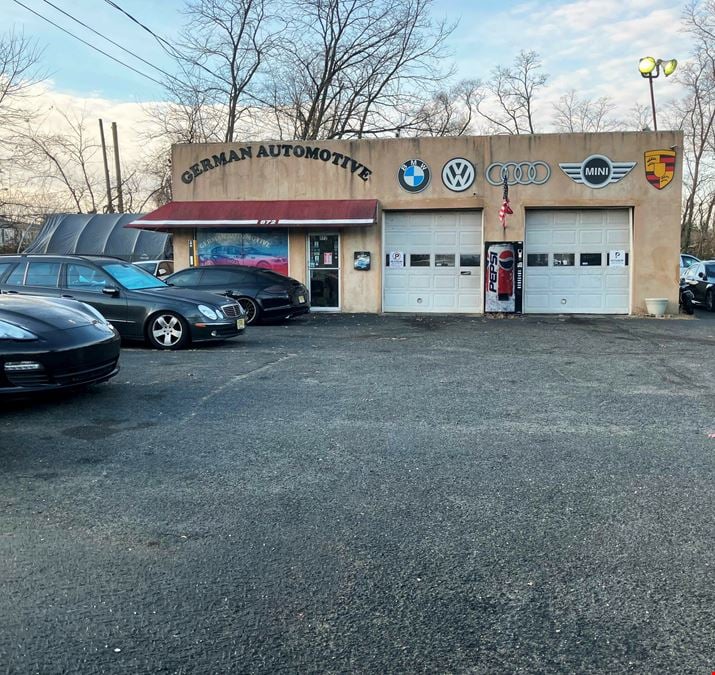 872 Shrewsbury Ave